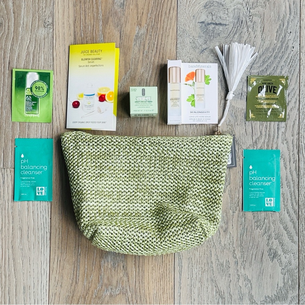 Clinique Smart Clinical Repair & bareMinerals Travel Green Makeup Bag & 5 Sample